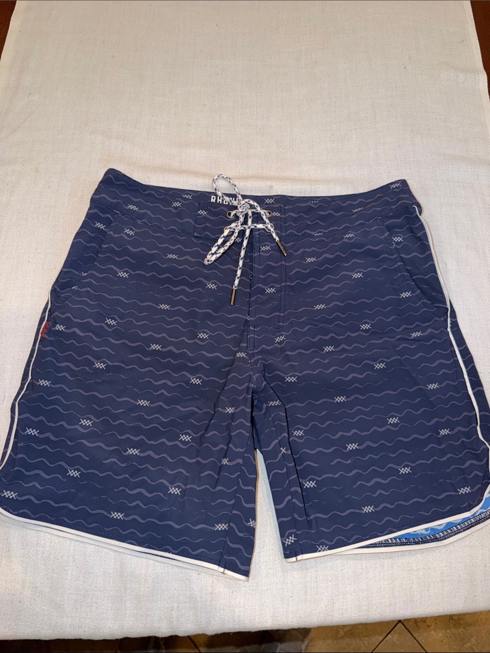 T0308100 Rhone Board Shorts SZ 30 EUC